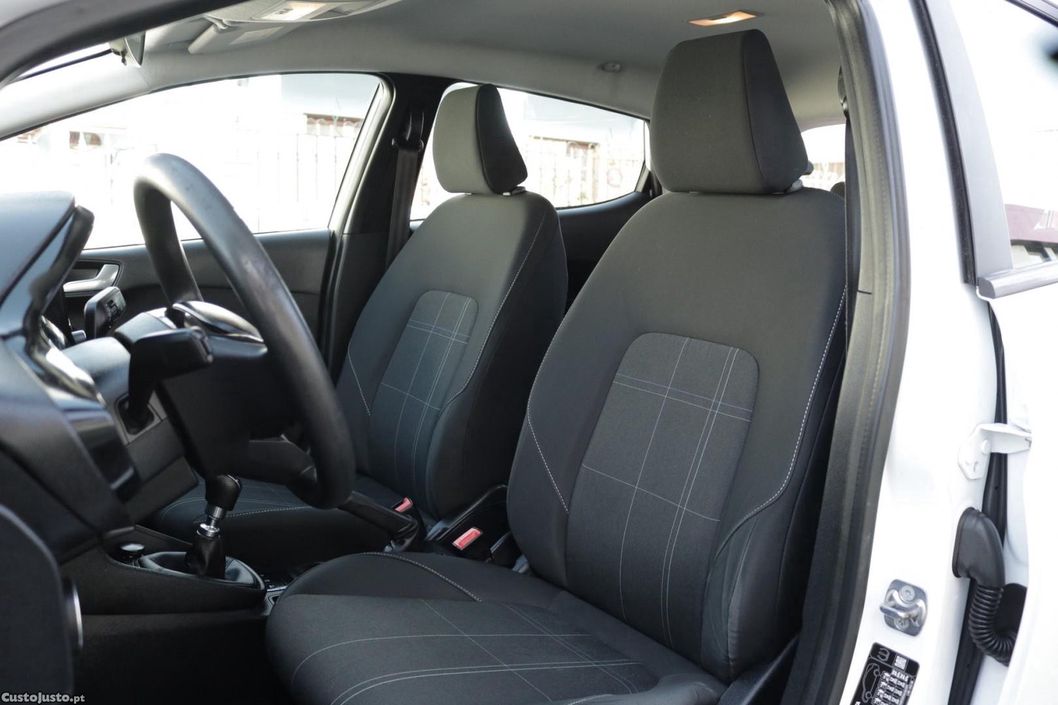 Ford Fiesta 1.5 TDCI Connected — fotografia 45