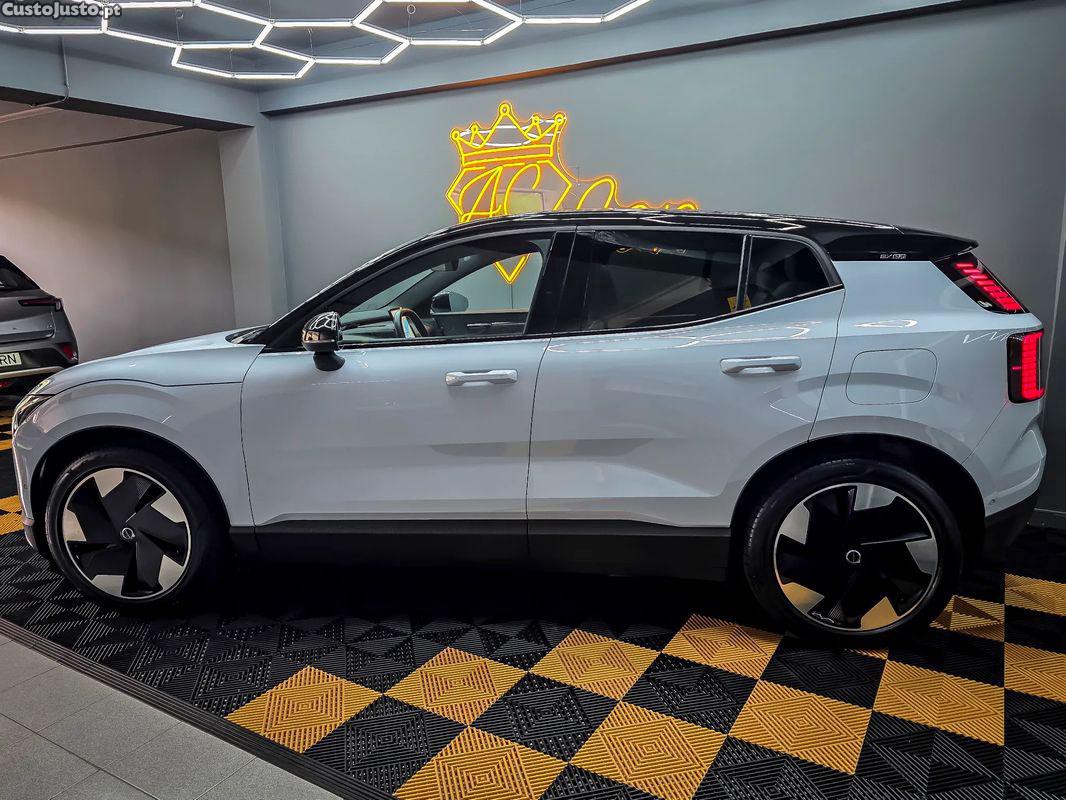 Volvo EX 30 Twin Motor Performance AWD Ultra — fotografia 11