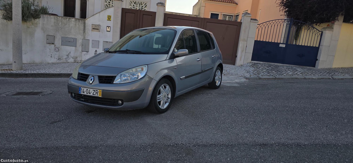 Renault Scénic 1.500 — fotografia 11