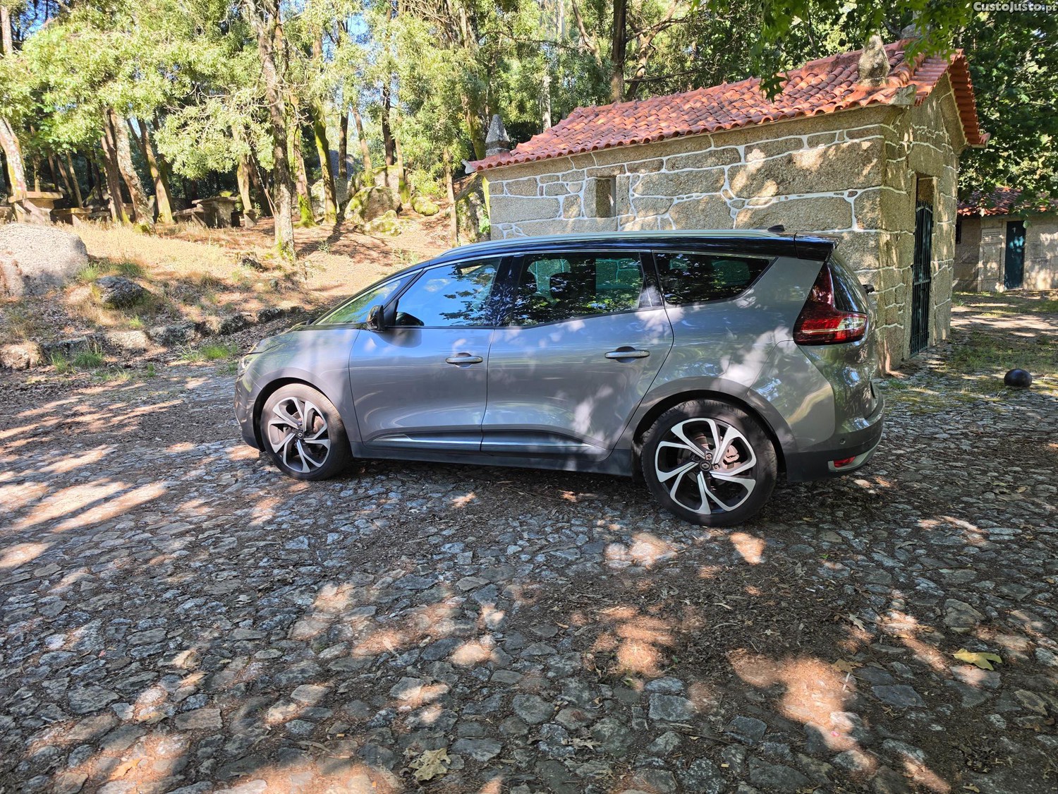 Renault Grand Scénic 1.6 Dci 130CV Bose edtion 7lugares — fotografia 14