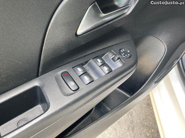 Opel Corsa 1.5 D Edition — fotografia 3