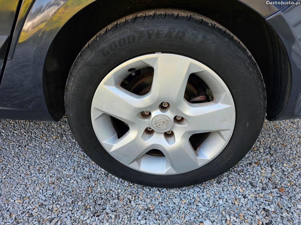 Opel Astra H 1.3Cdti 90Cv 04/2006 — fotografia 8