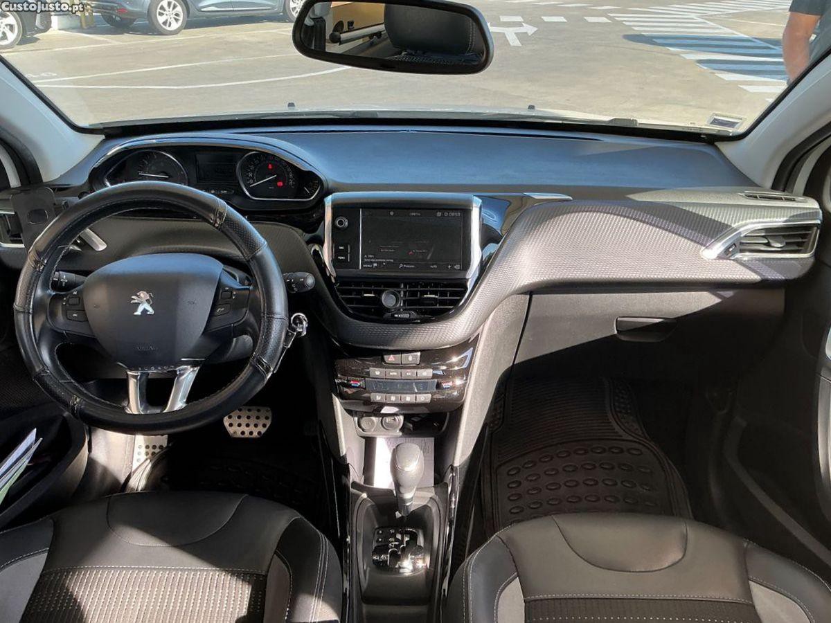 Peugeot 2008 Allure Auto — fotografia 5