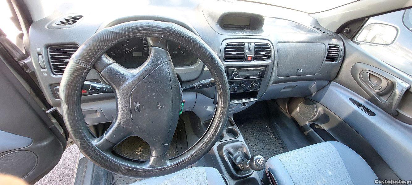 Mitsubishi Space Star 1.3 16v — fotografia 2