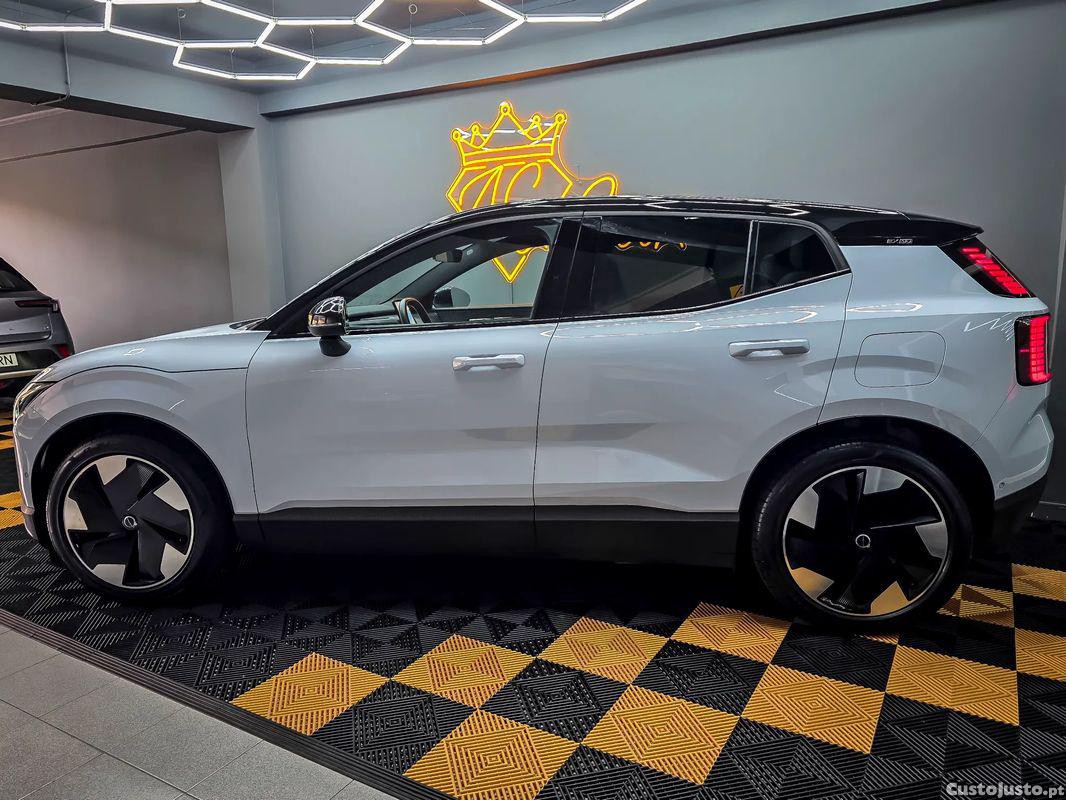 Volvo EX 30 Twin Motor Performance AWD Ultra — fotografia 12