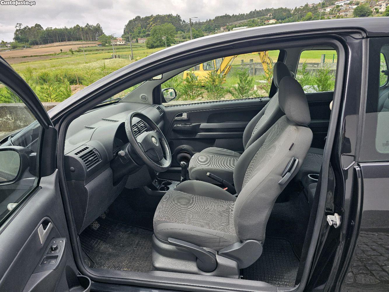 Volkswagen Fox 1.4 TDi — fotografia 4