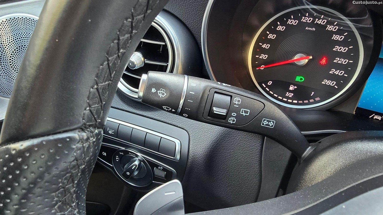 Mercedes-Benz C 220 d AMG Line — fotografia 15