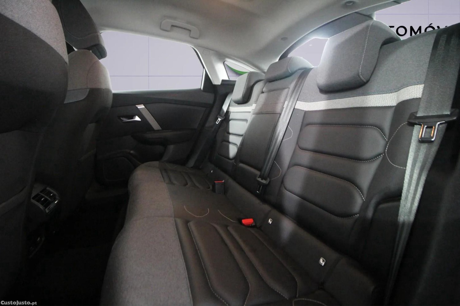 Citroën e-C4 50 kWh Shine Pack — fotografia 5