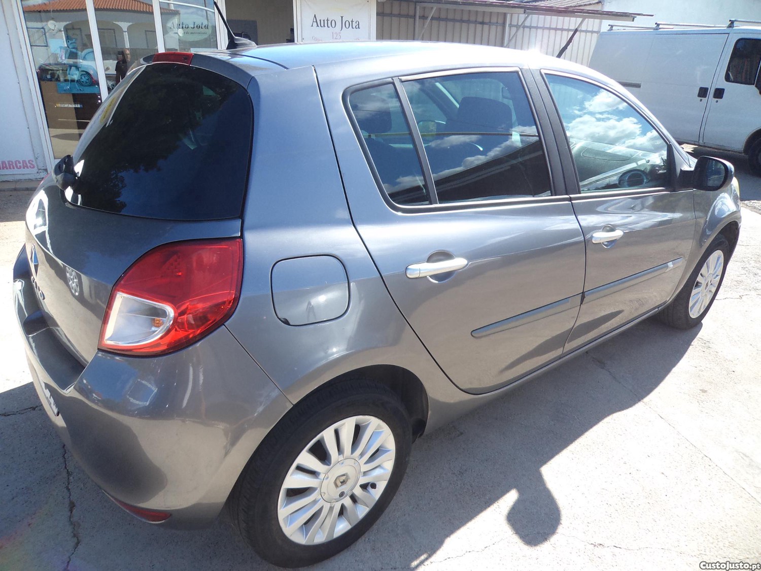 Renault Clio 1.2 Ar/c 5 Portas — fotografia 8