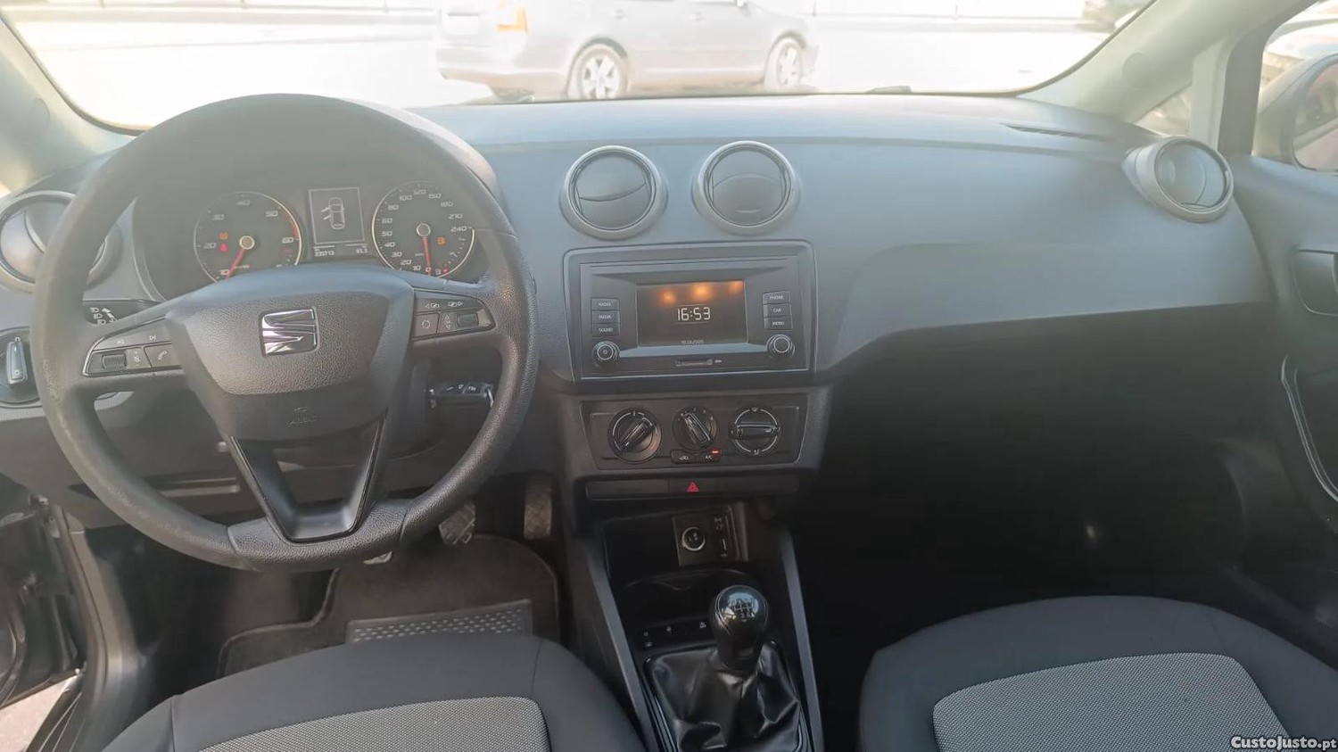 SEAT Ibiza 1.4 Tdi Style — fotografia 3