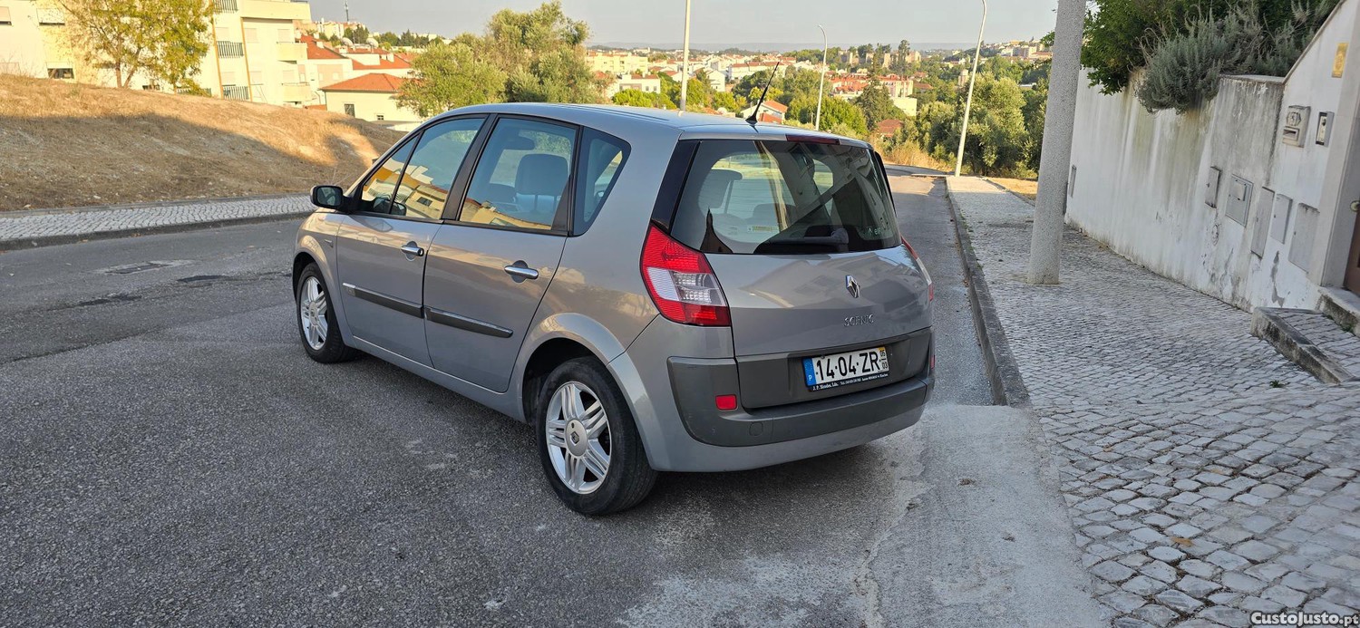 Renault Scénic 1.500 — fotografia 3