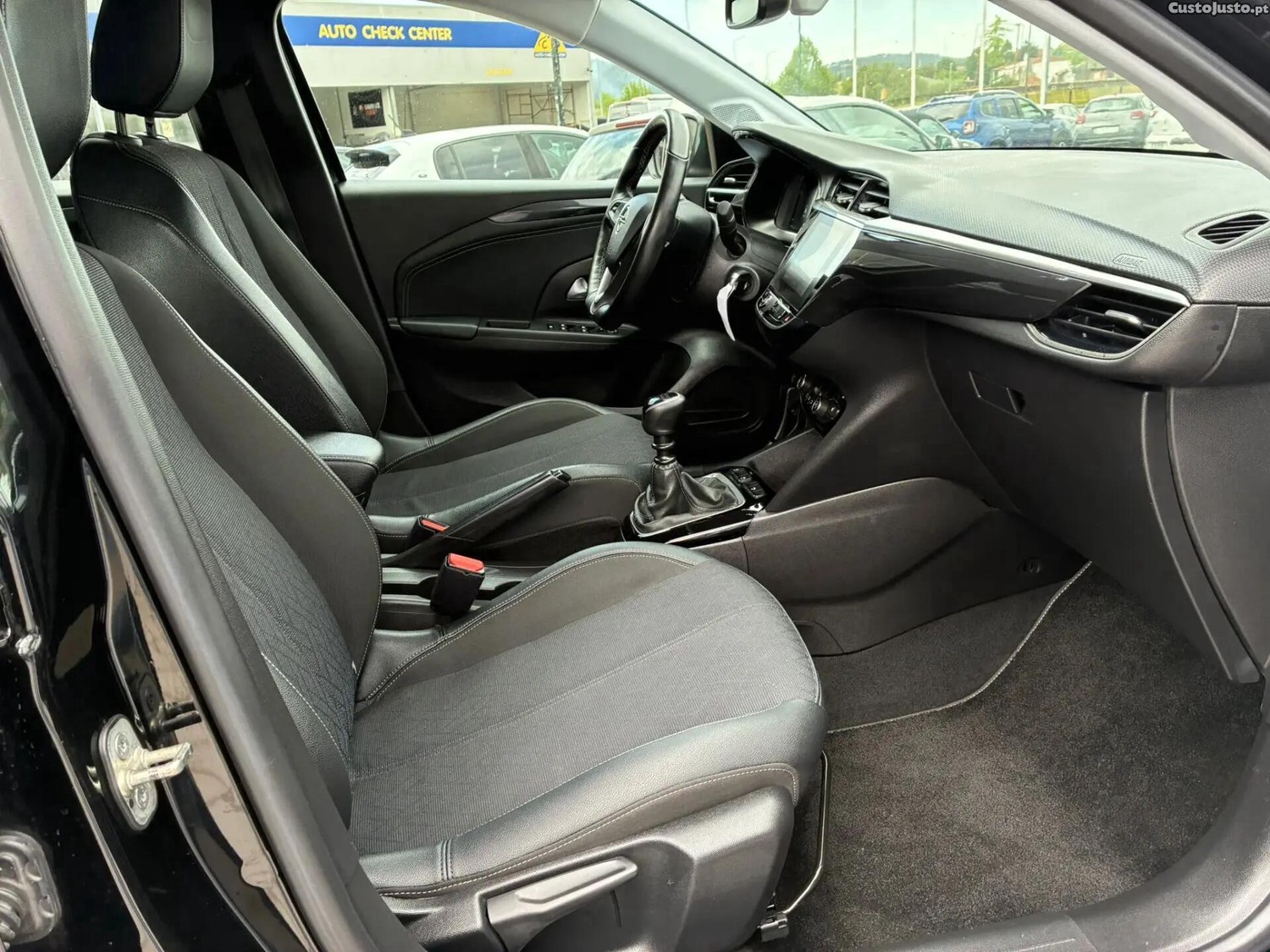 Opel Corsa 1.5 D Elegance — fotografia 3