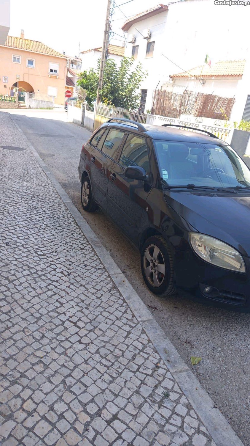 Skoda Fabia fabia 1.2 HTP - 08 foto 4