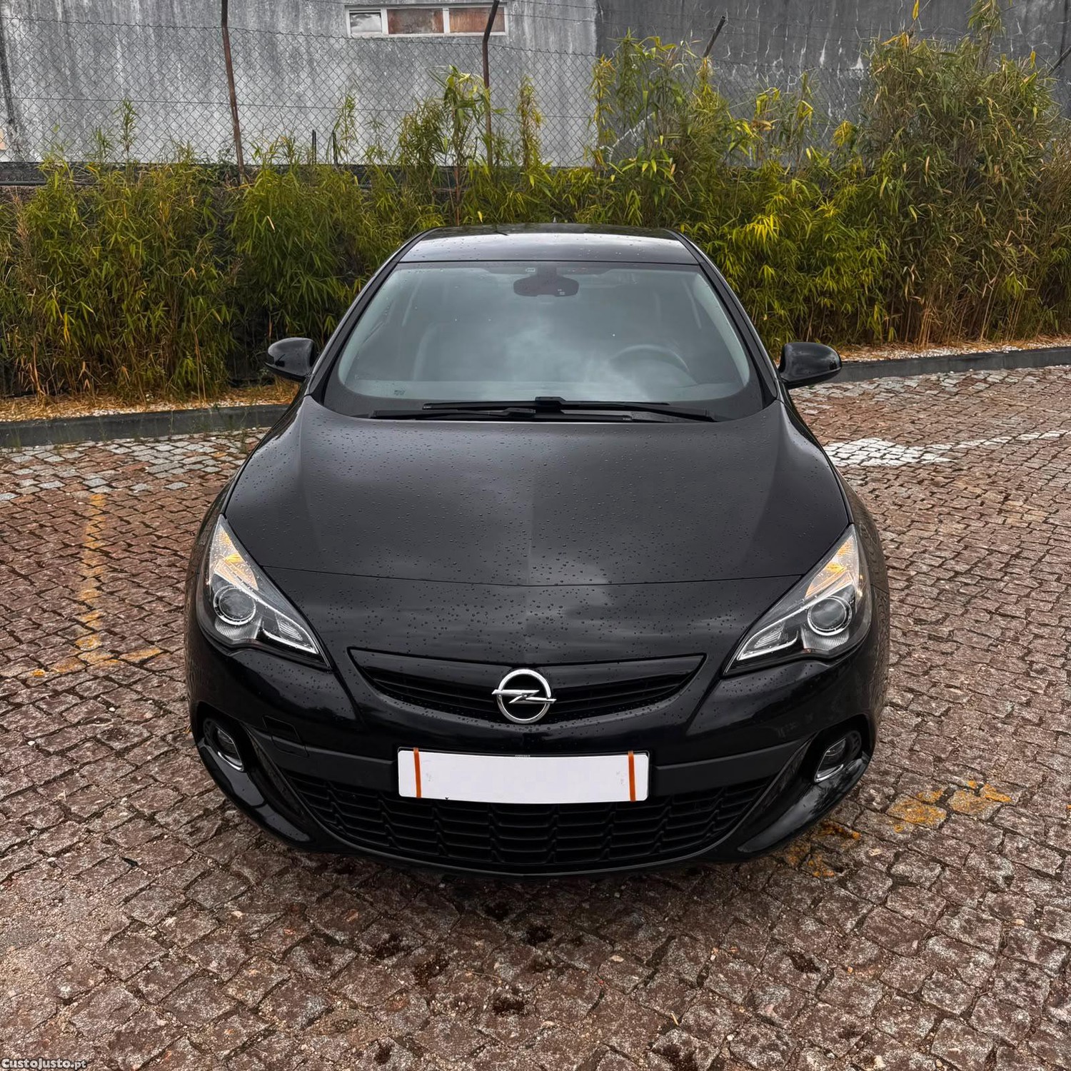 Opel Astra GTC OPC Line — fotografia 11