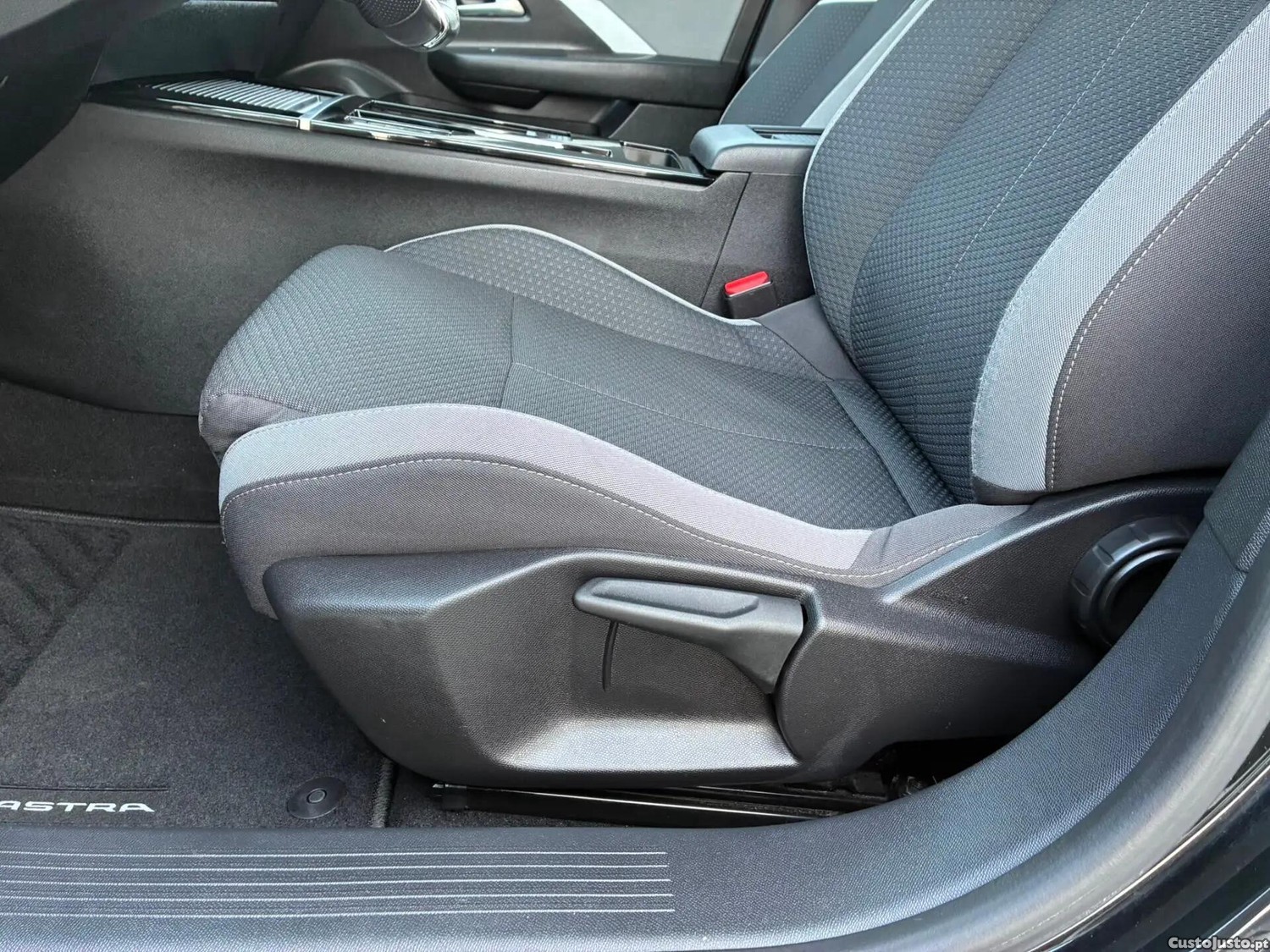 Opel Astra 1.5 D Edition Aut. — fotografia 16