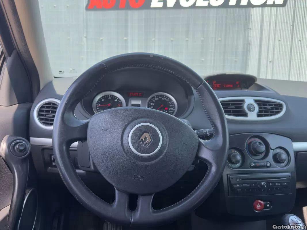 Renault Clio 1.5 dci dynamique s — fotografia 6