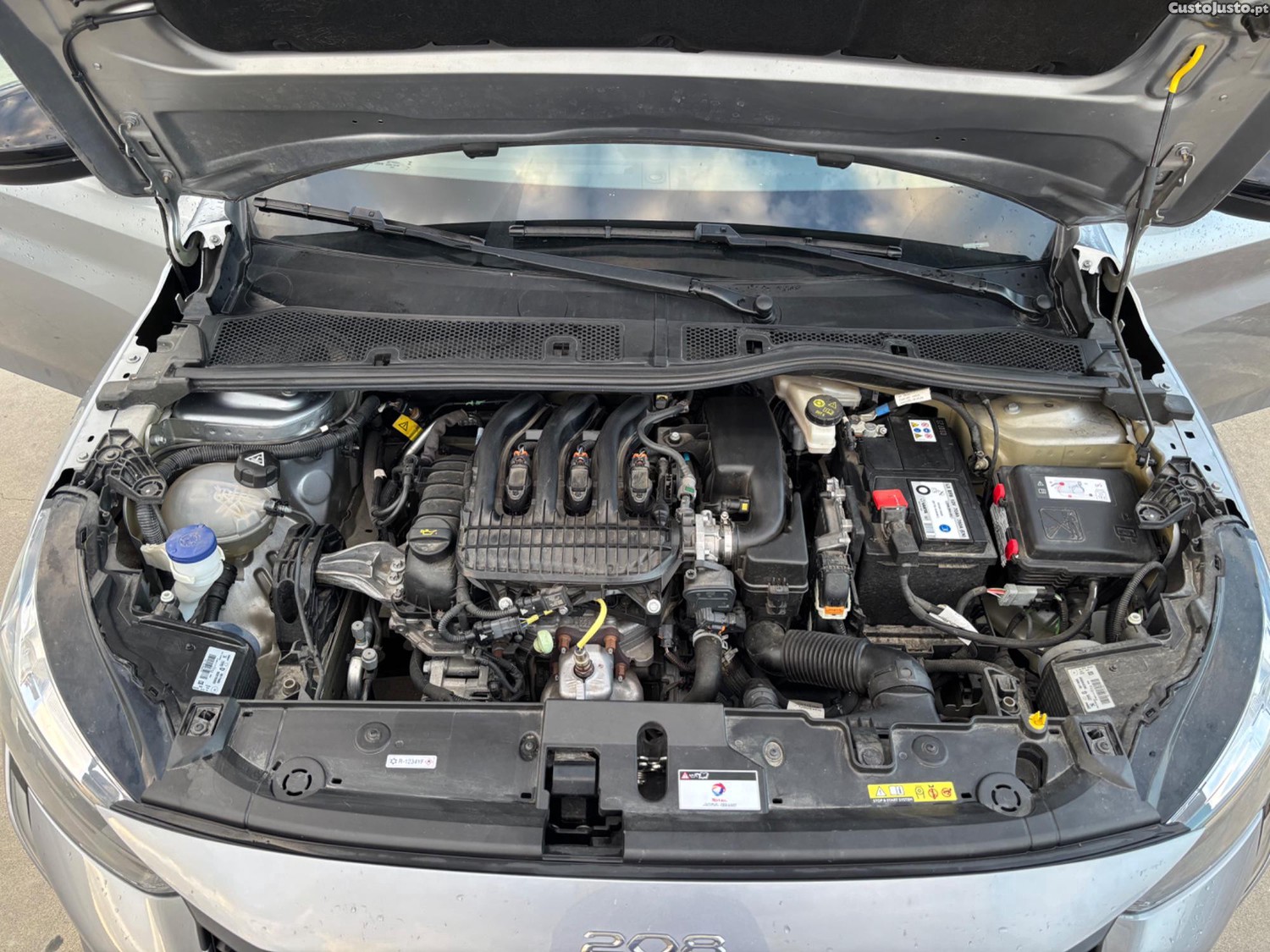 Peugeot 208 1.2 — fotografia 5