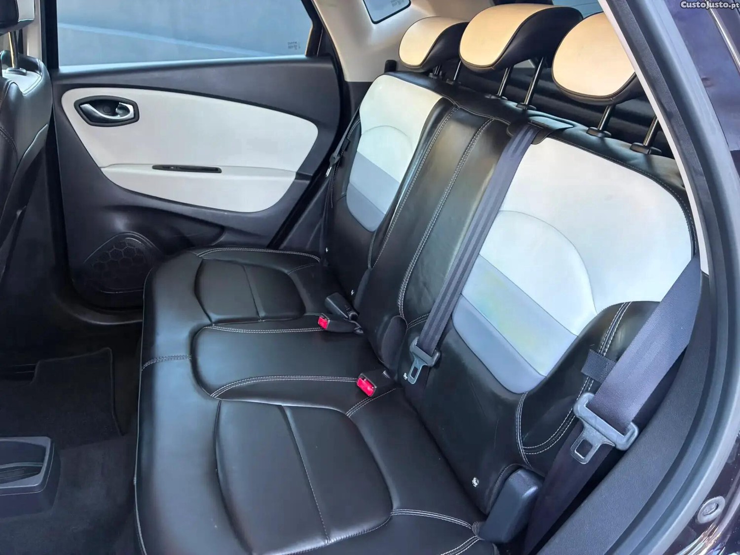 Renault Captur 1.2 TCe Initiale Paris EDC — fotografia 6