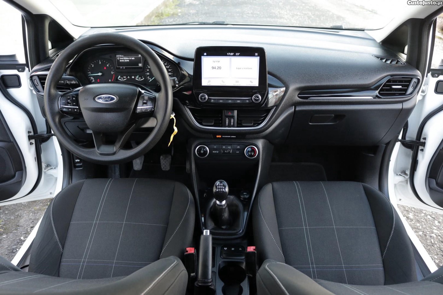 Ford Fiesta 1.5 TDCI Connected — fotografia 37