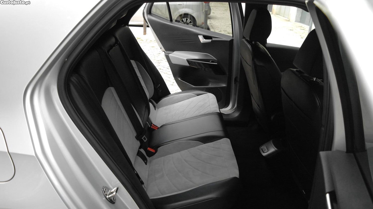 Volkswagen ID.3 Pro Confort — fotografia 9