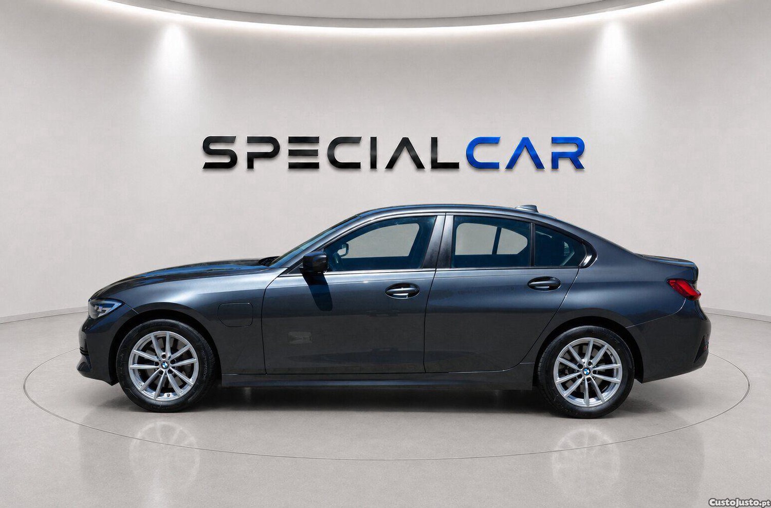 BMW 330 e Corporate Edition Auto — fotografia 13