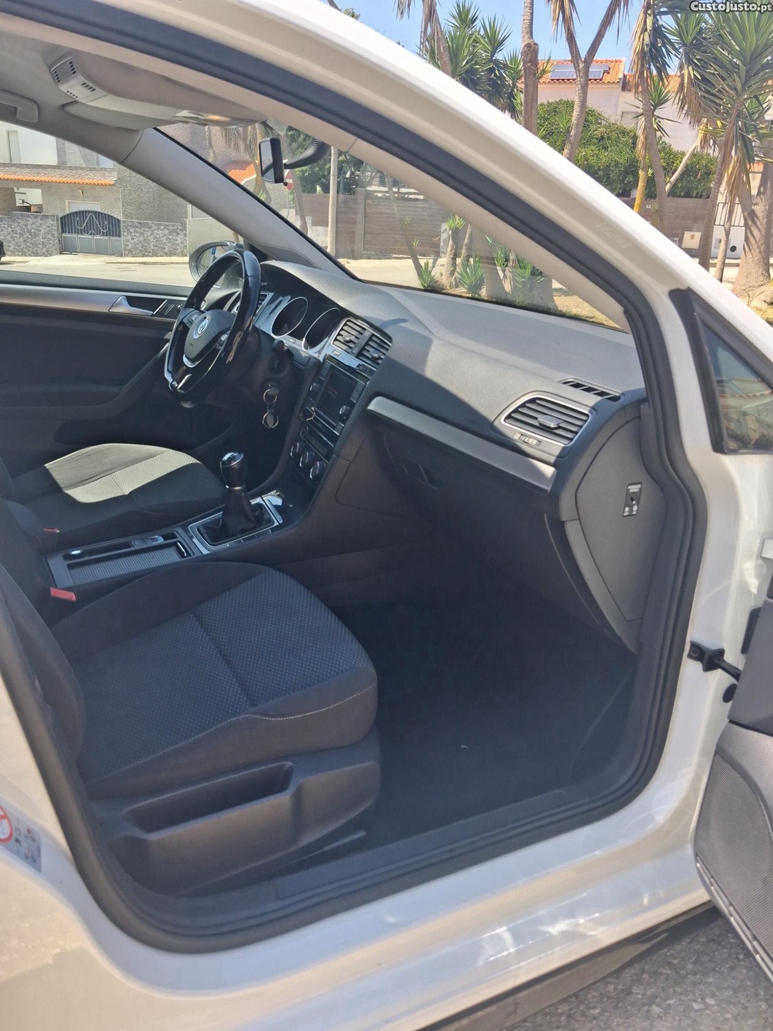 Volkswagen Golf R-Line — fotografia 6