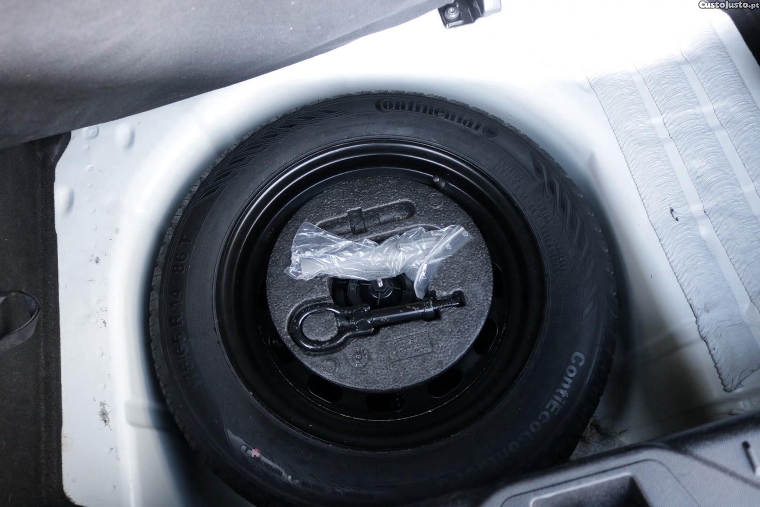Ford Fiesta 1.5 TDCI Connected — fotografia 8