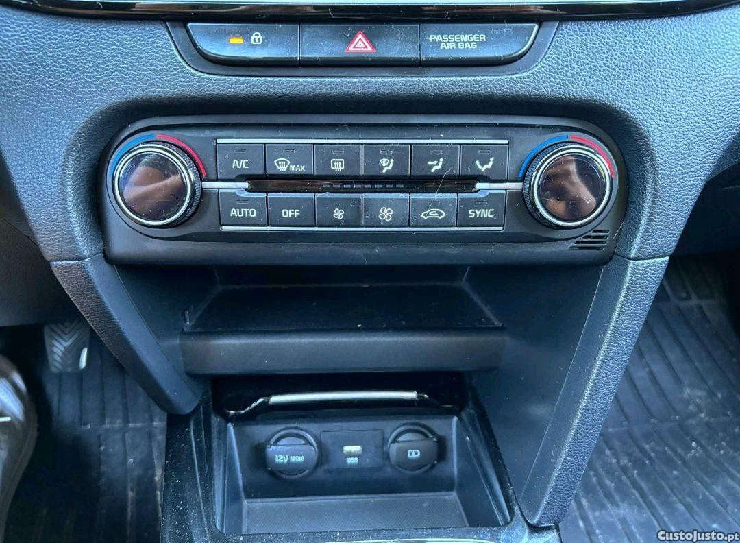Kia Ceed SW 1.6 CRDI — fotografia 5
