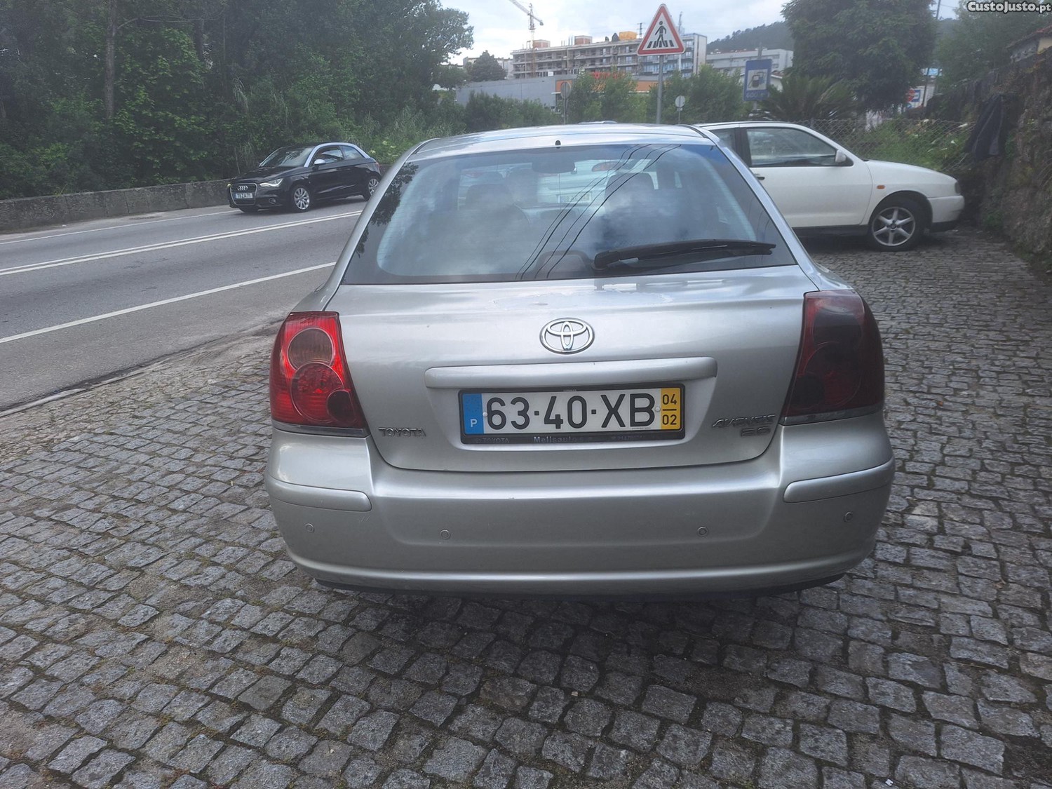 Toyota Avensis D4D — fotografia 6