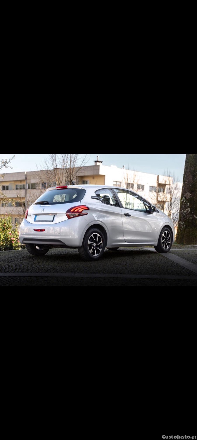 Peugeot 208 1.6hdi — fotografia 3