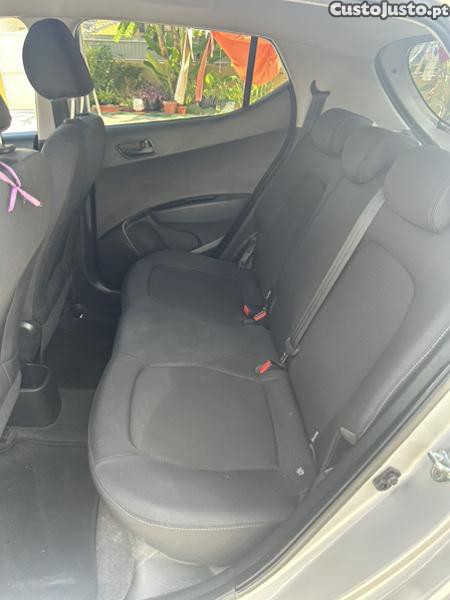 Hyundai i10 5 — fotografia 6