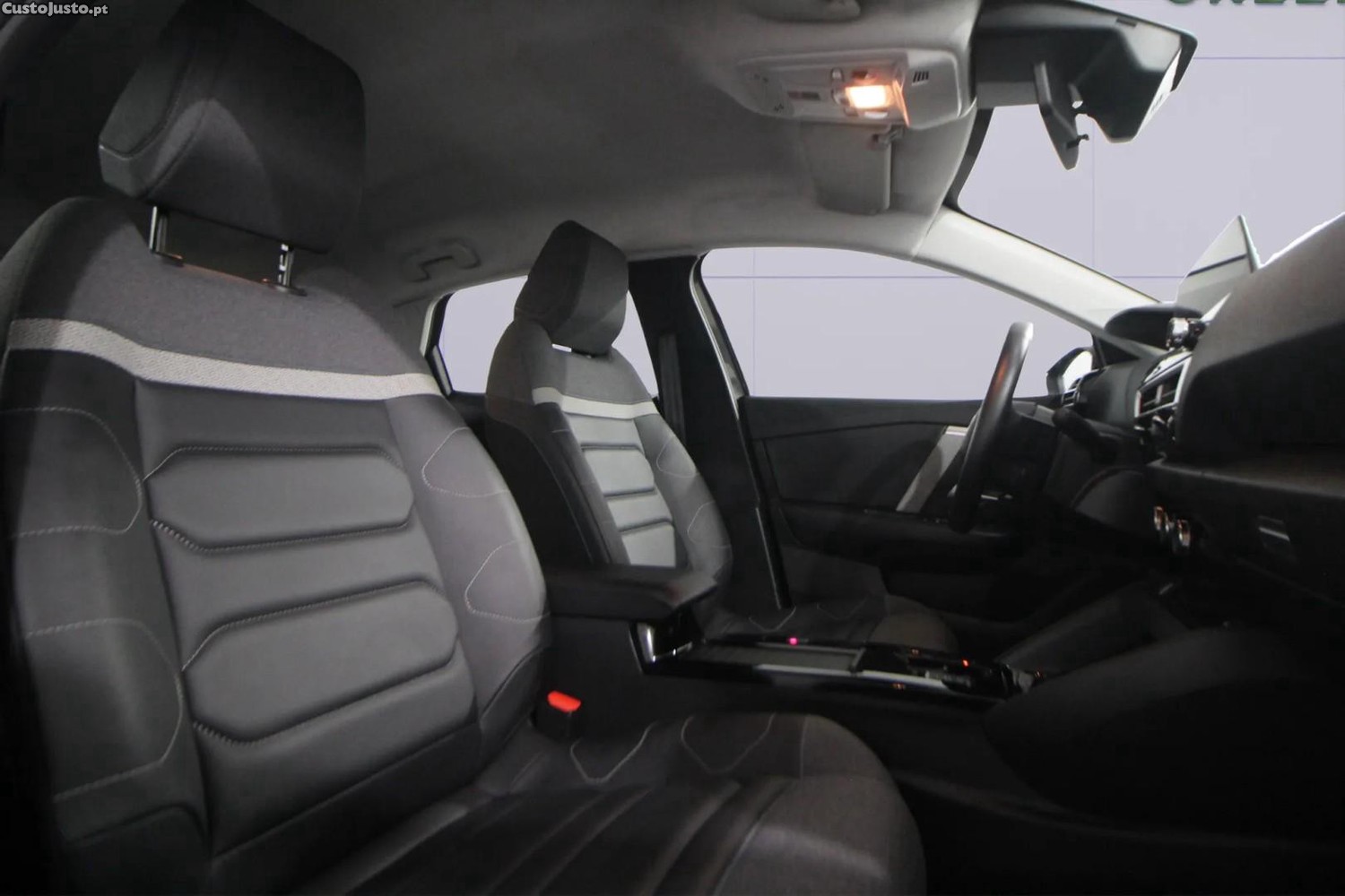 Citroën e-C4 50 kWh Shine Pack — fotografia 3