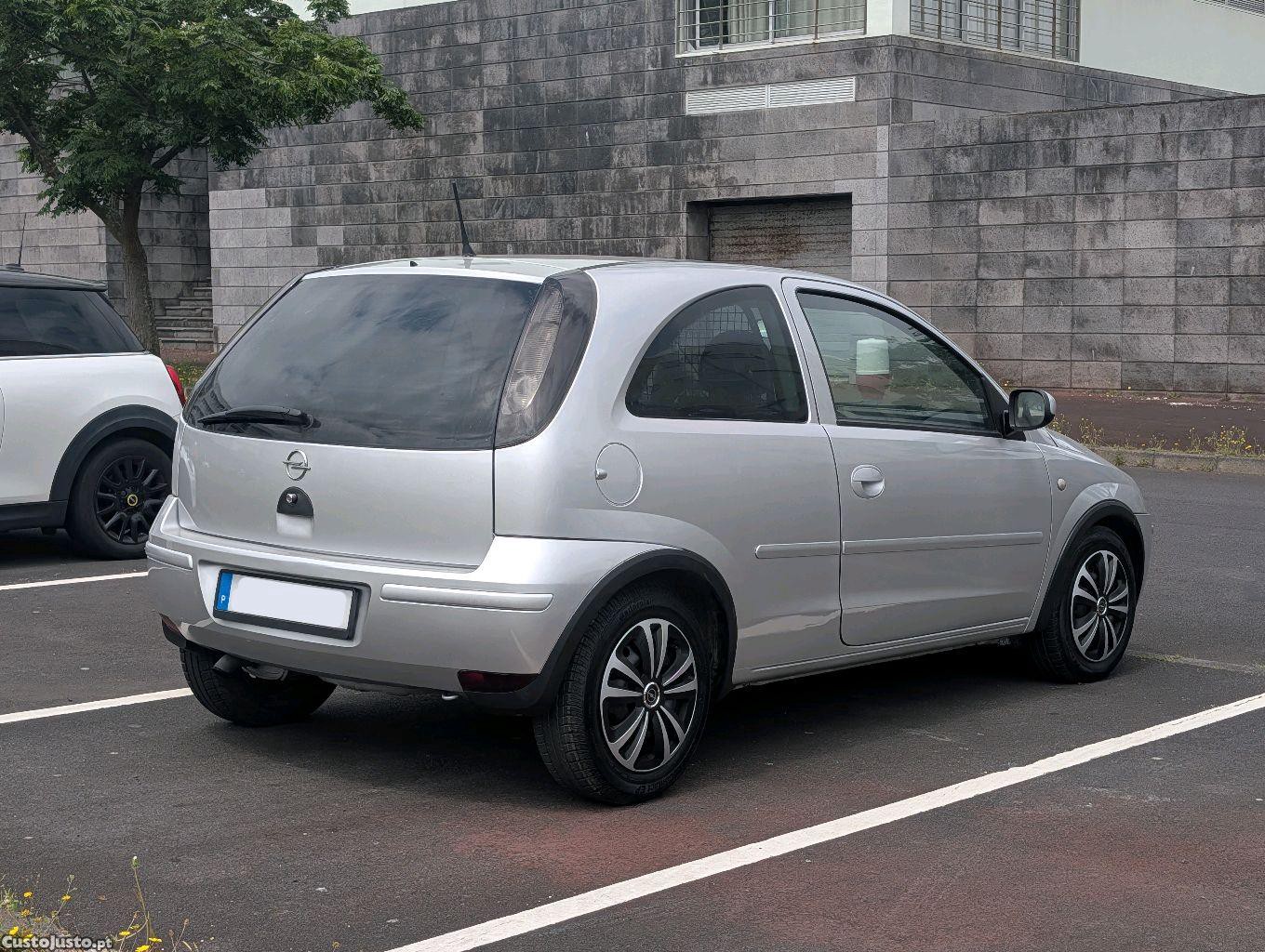 Opel Corsa Inspeção 2/Anos Impecável — fotografia 4