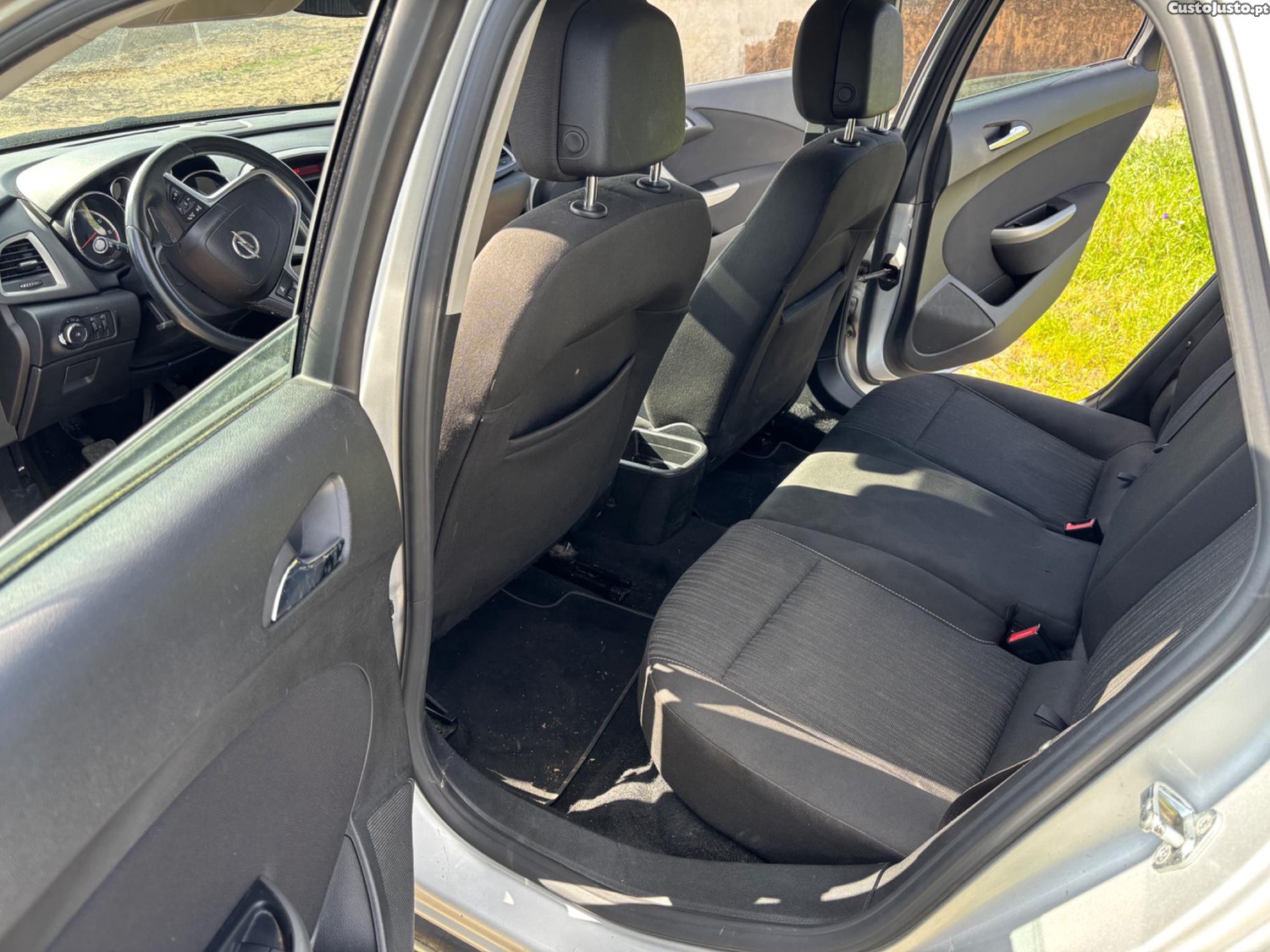 Opel Astra Sport Tourer — fotografia 6