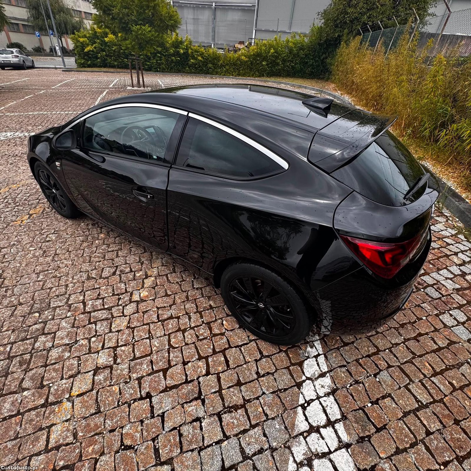 Opel Astra GTC OPC Line — fotografia 8