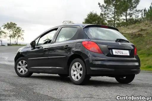 Peugeot 207 1.4 Hdi - 08 foto 2