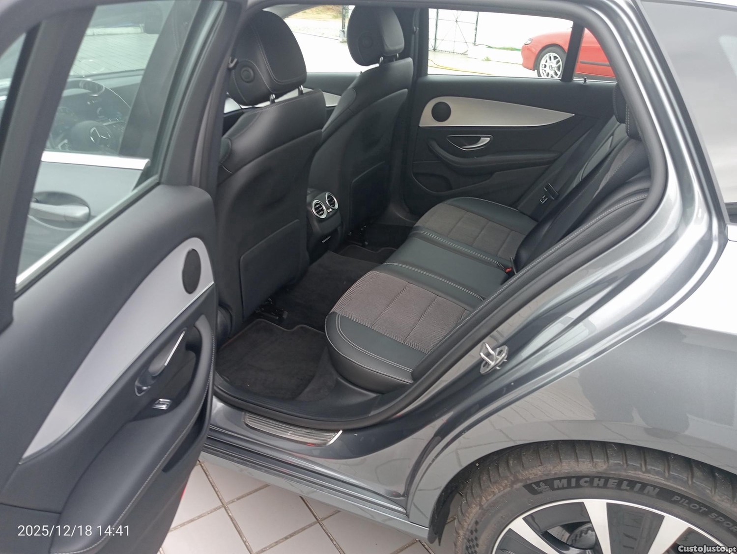 Mercedes-Benz E 300 de Station pul in hibrid. — fotografia 4