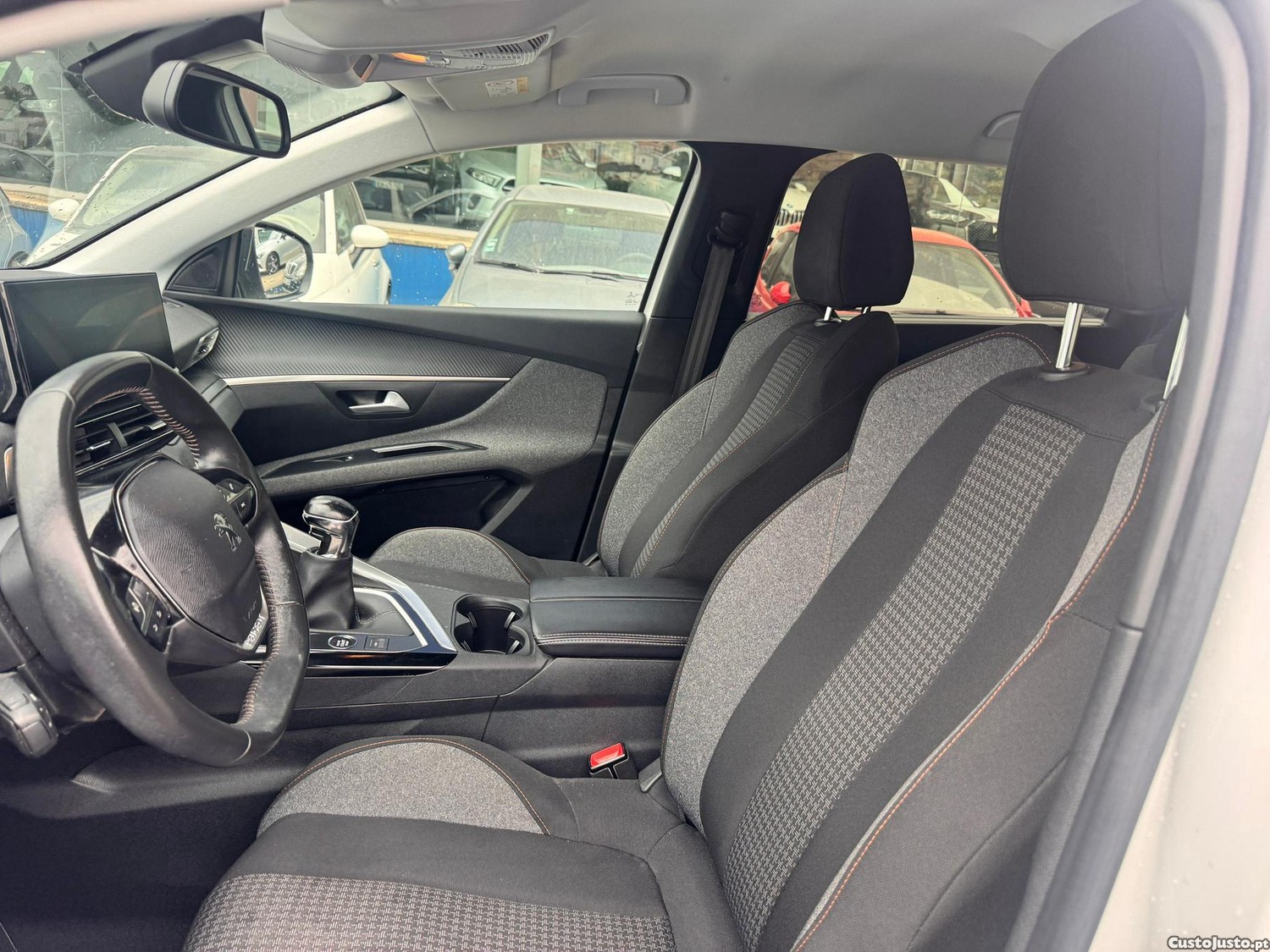 Peugeot 5008 1.2 PureTech Active — fotografia 9