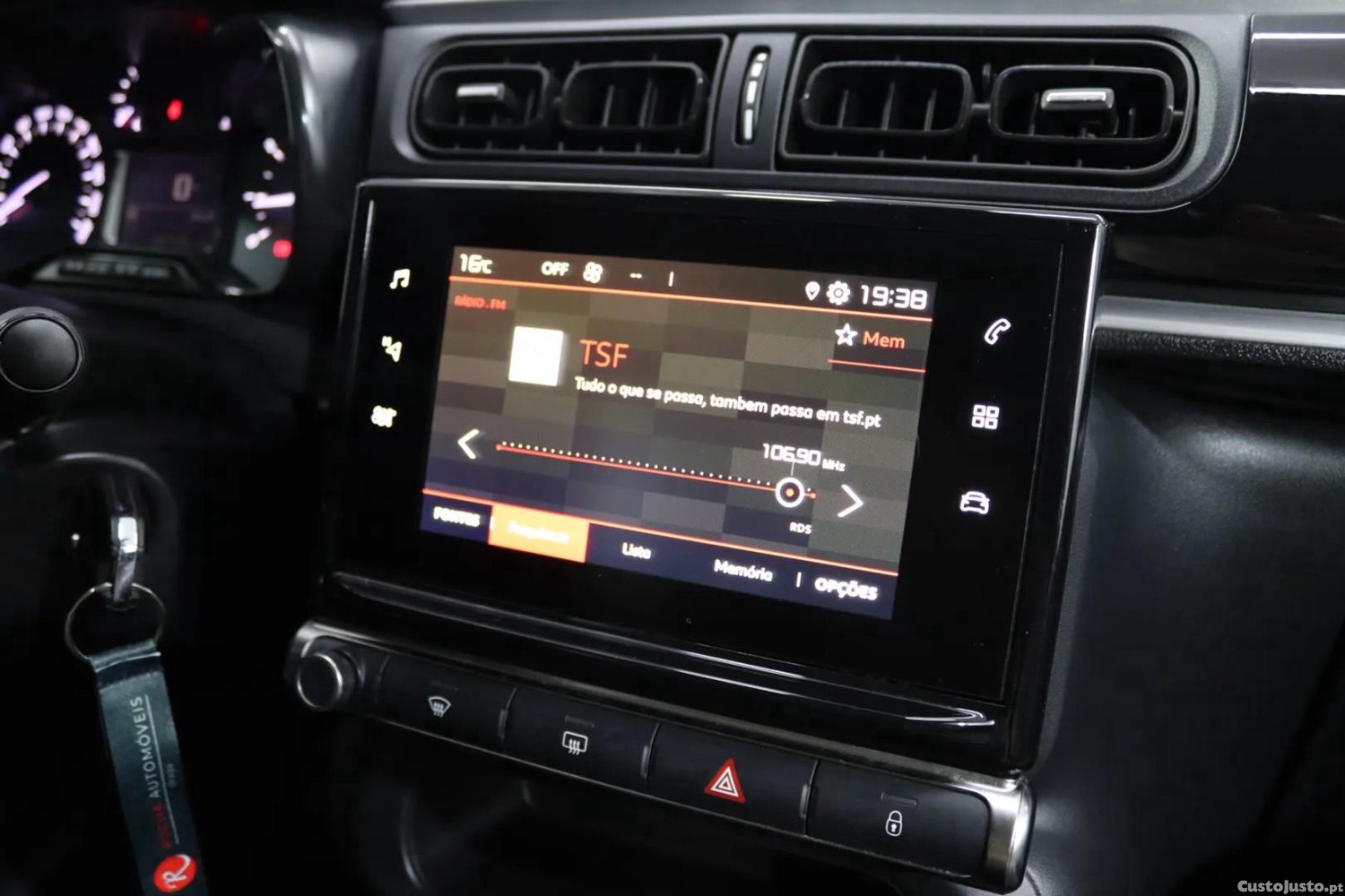 Citroën C3 1.2 PureTech Shine — fotografia 3