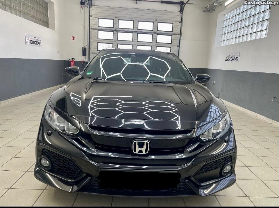 Honda Civic 1.0 VTEC Elegance — fotografia 11