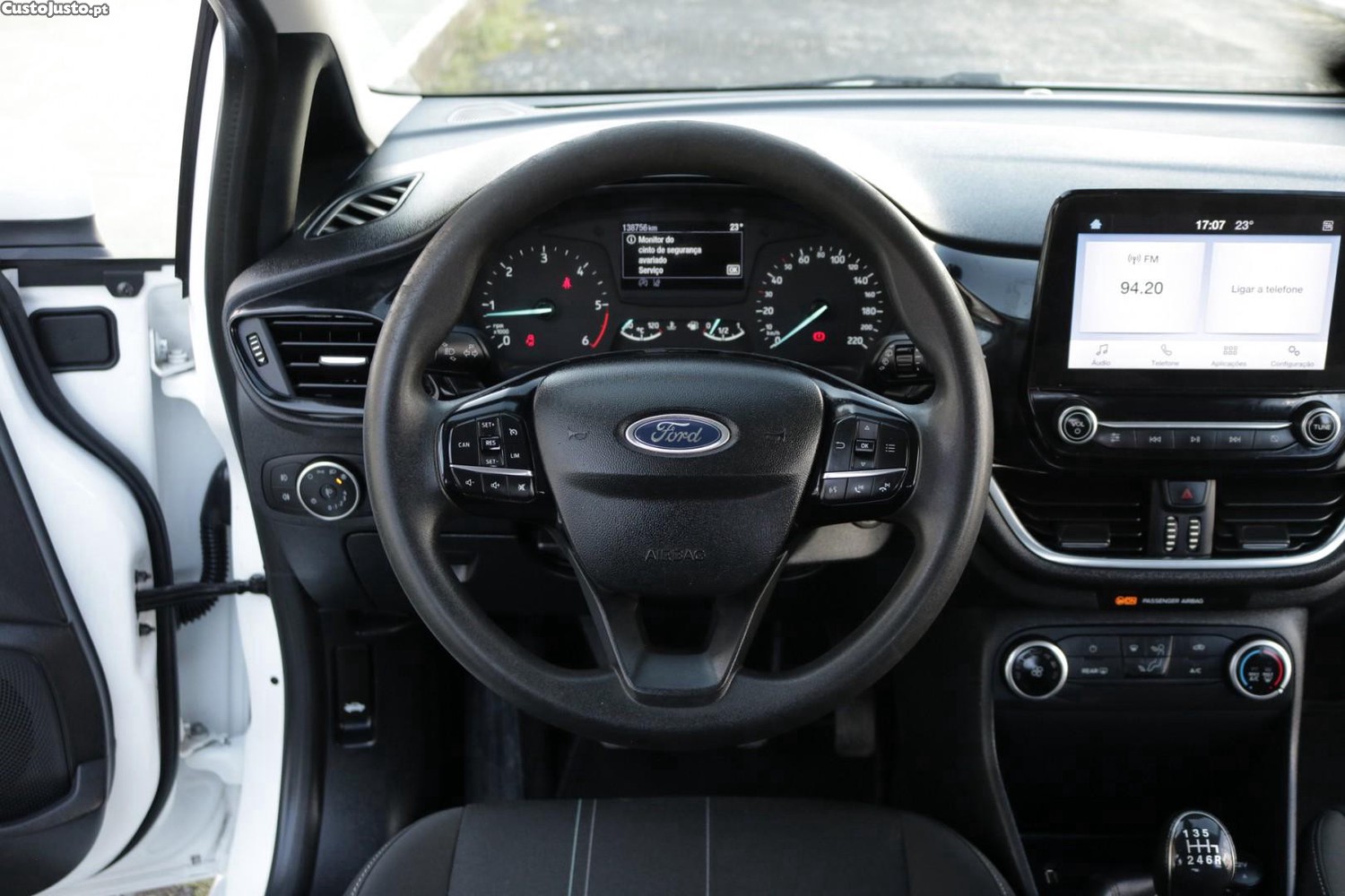 Ford Fiesta 1.5 TDCI Connected — fotografia 36