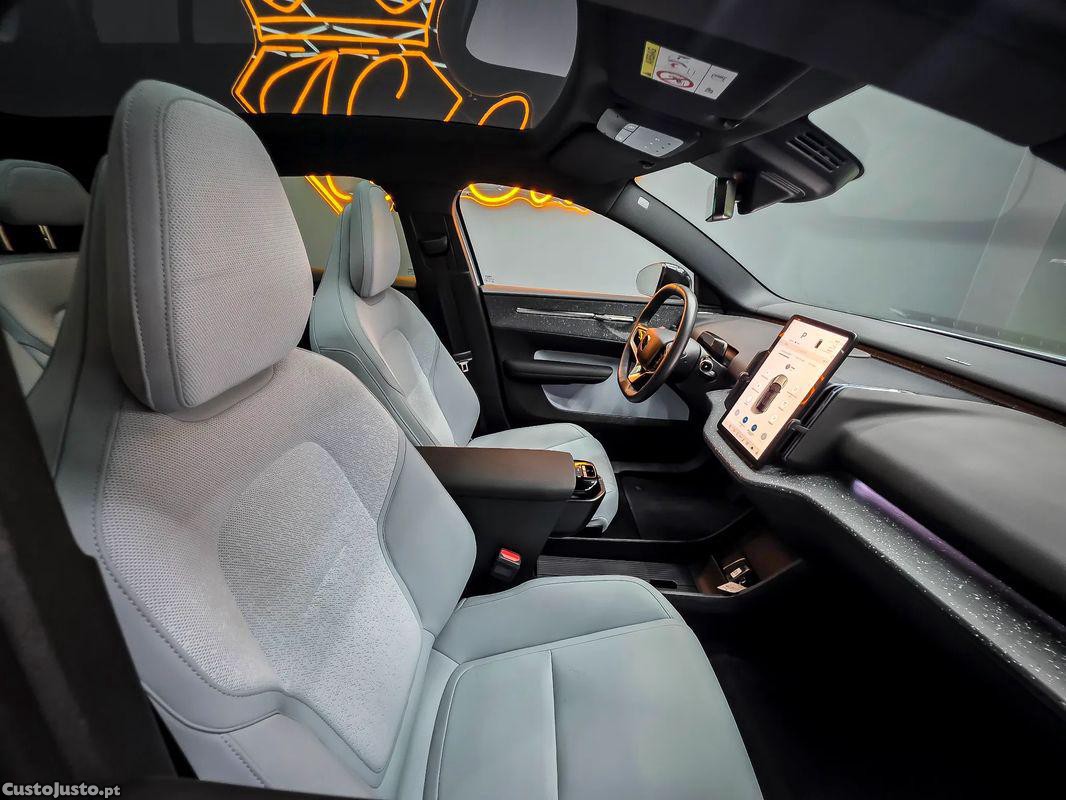 Volvo EX 30 Twin Motor Performance AWD Ultra — fotografia 4