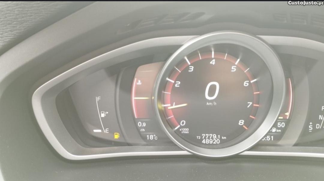 Volvo V40 T3 - 18 foto 3