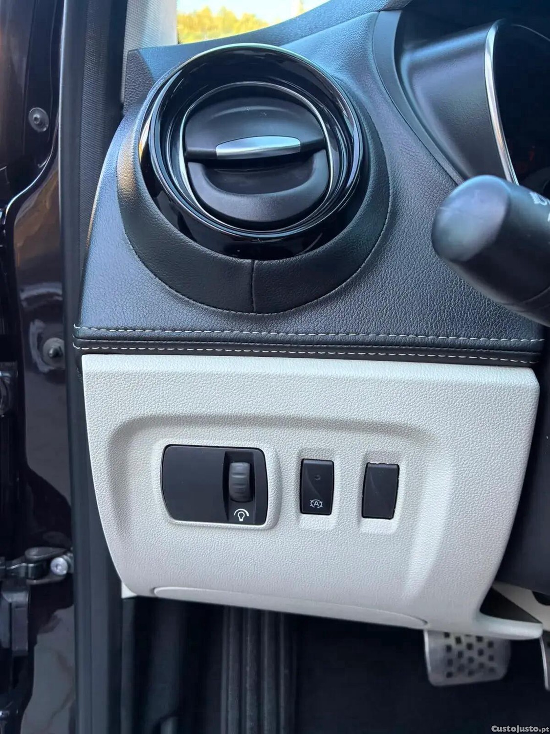 Renault Captur 1.2 TCe Initiale Paris EDC — fotografia 19