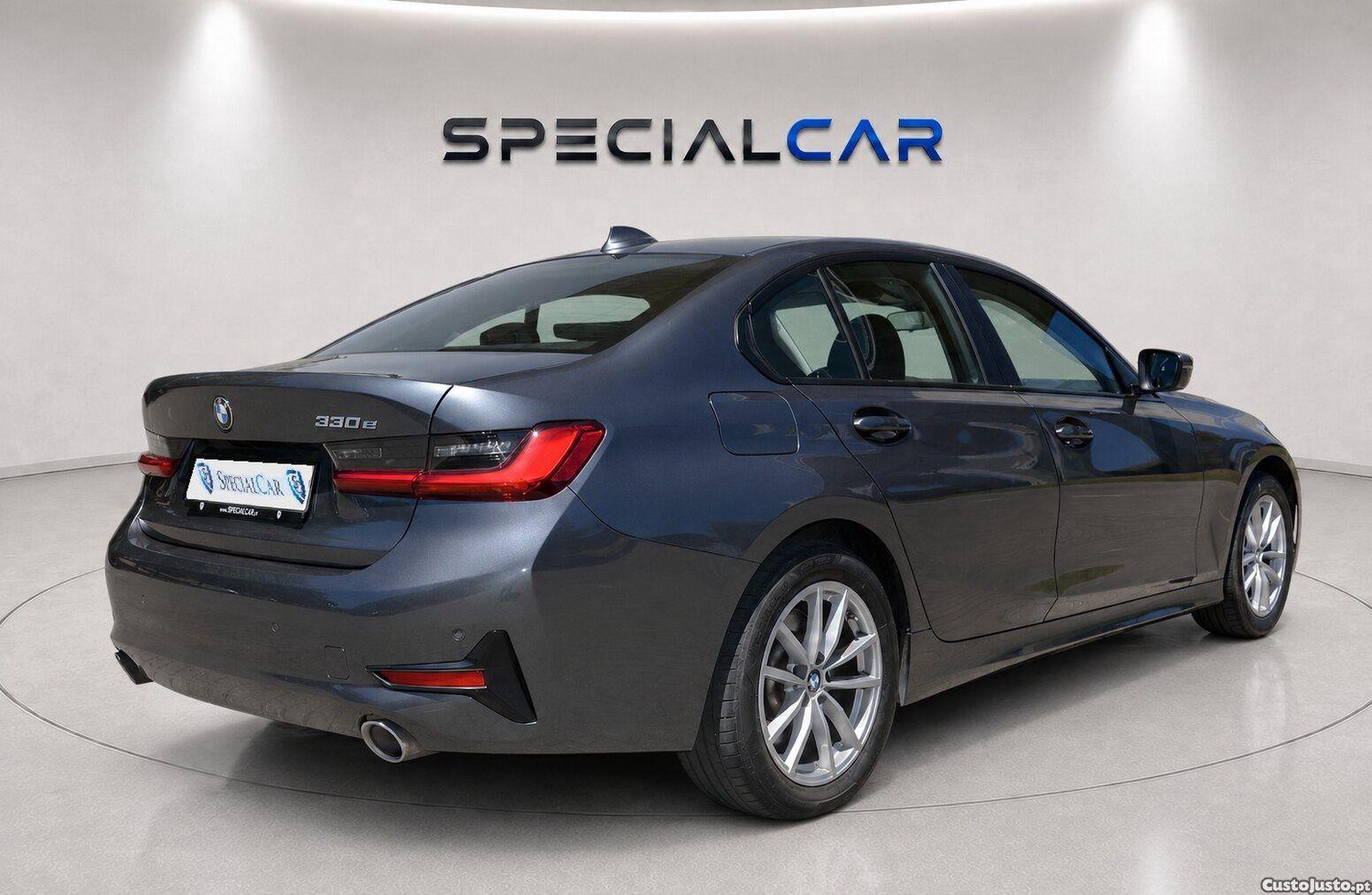 BMW 330 e Corporate Edition Auto — fotografia 12