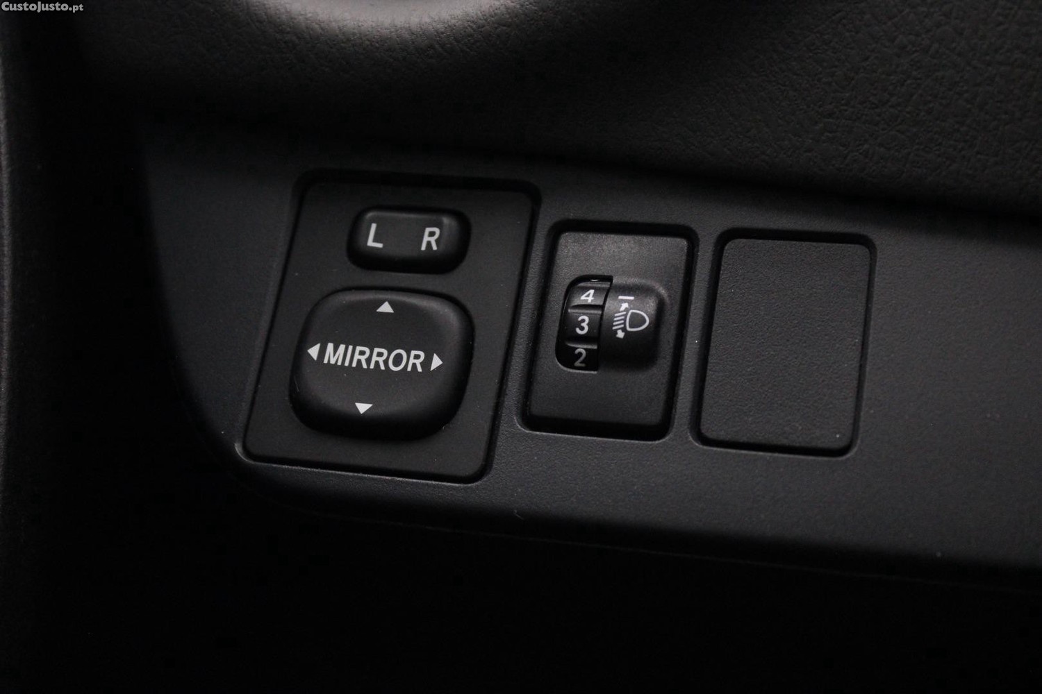 Toyota Yaris 1.0 VVT-I CONFORT — fotografia 13