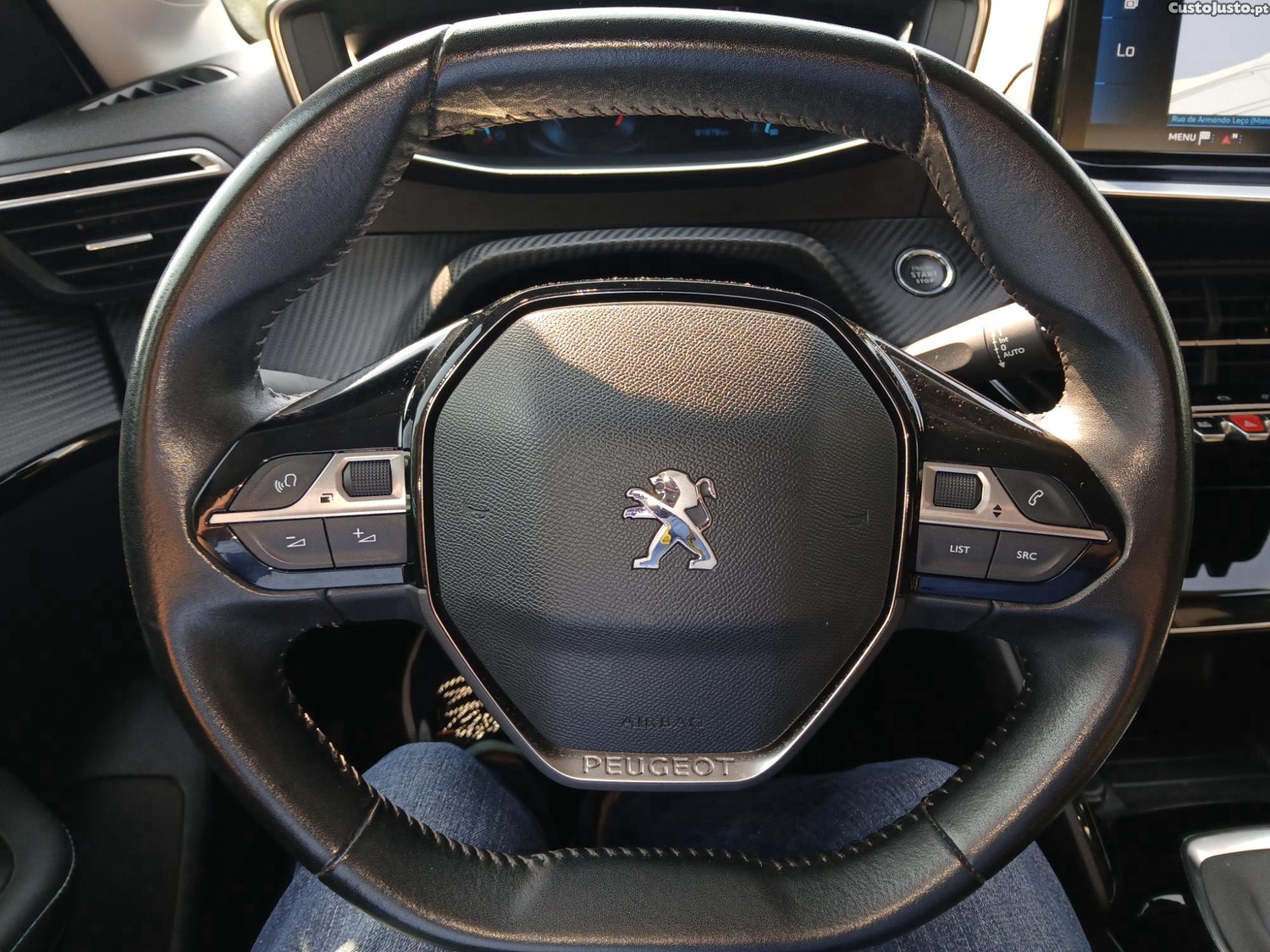 Peugeot 208 1.2 Pure Tech Allure — fotografia 6