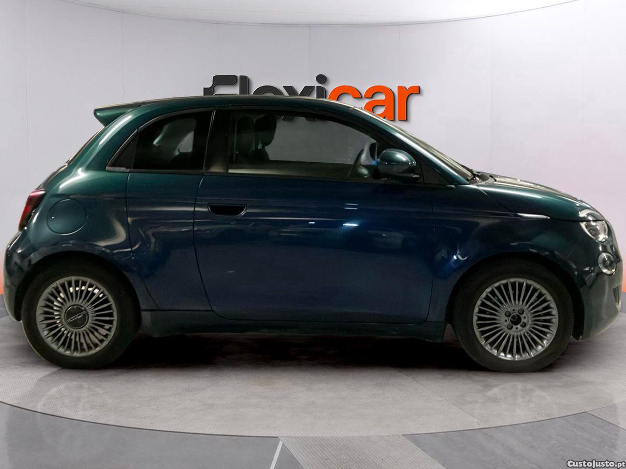 Fiat 500 e Icon Plus 42 KWh — fotografia 17