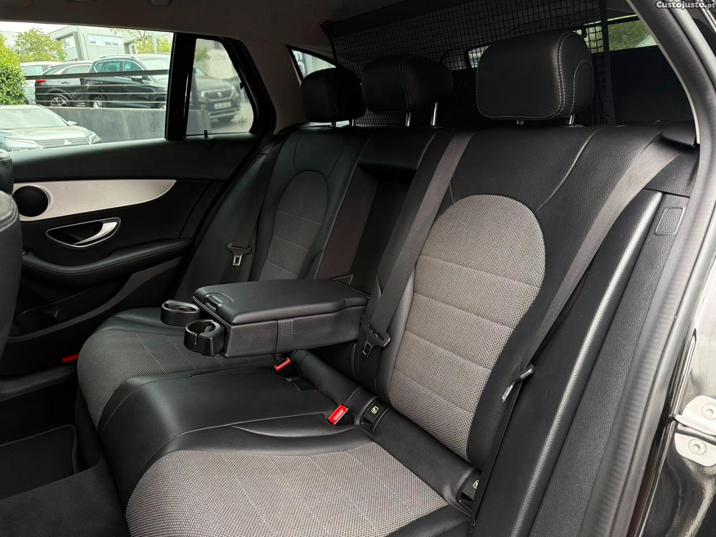 Mercedes-Benz C 180 D 1.6CDI — fotografia 4