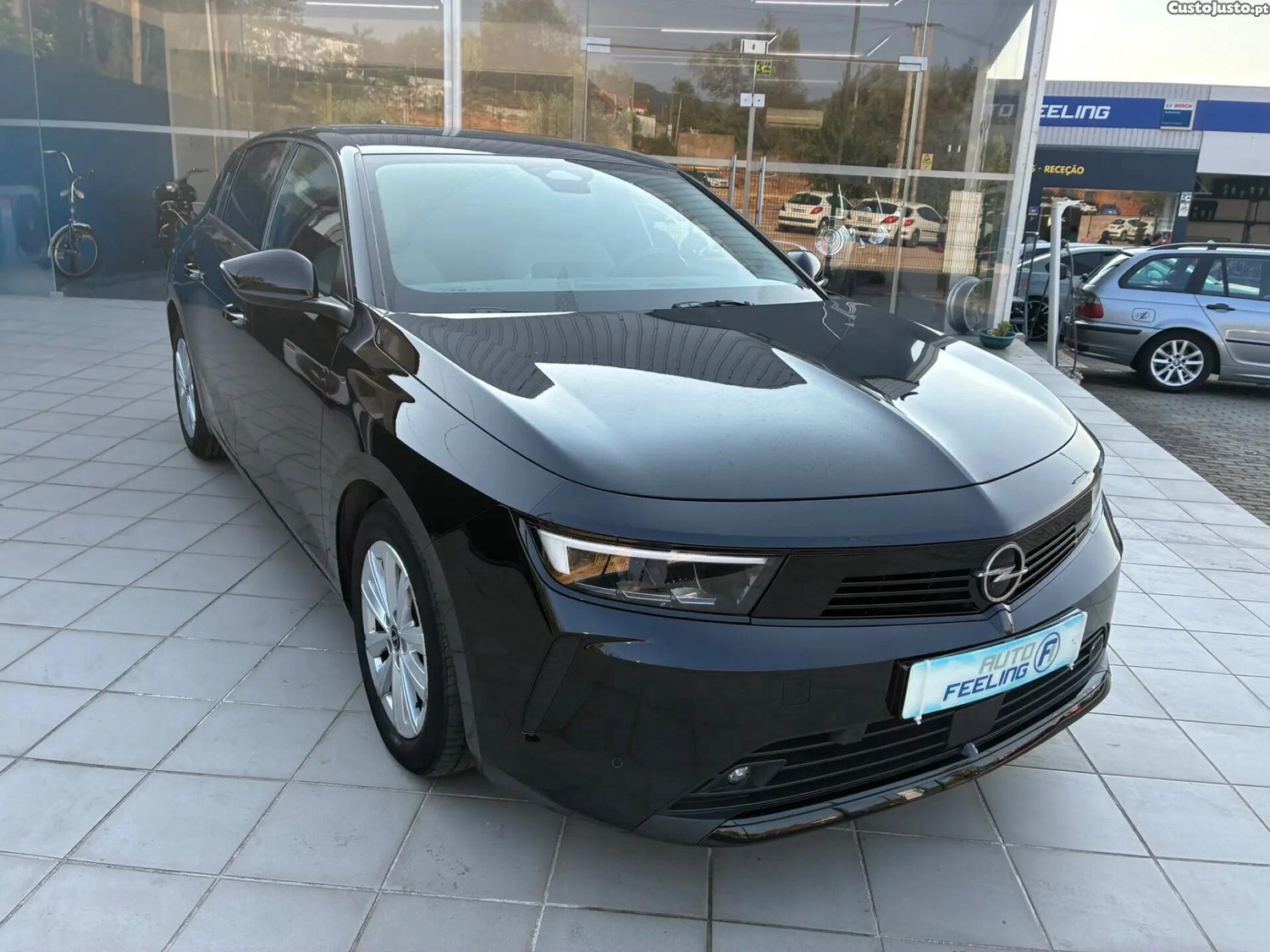 Opel Astra 1.5 D Edition Aut. — fotografia 28